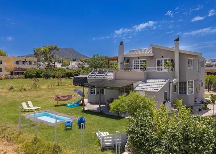 Coral Paradise Luxury Modern Family With Jacuzzi, Pool View & Parking In Rhodes Island Nyaraló *