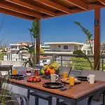 Coral Paradise Luxury Modern Family With Jacuzzi, Pool View & Parking In Rhodes Island קרמסטי