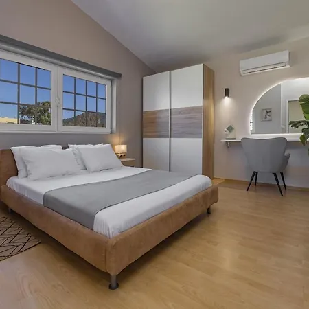 Coral Paradise Luxury Modern Family With Jacuzzi, Pool View & Parking In Rhodes Island * Kremastí