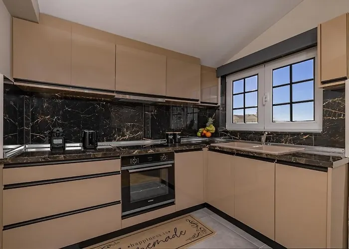 Coral Paradise Luxury Modern Family With Jacuzzi, Pool View & Parking In Rhodes Island Kremastí