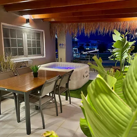 Coral Paradise Luxury Modern Family With Jacuzzi, Pool View & Parking In Rhodes Island Σπίτι διακοπών Κρεμαστή